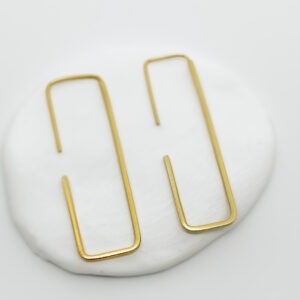 Minimal Stretched Line Earring